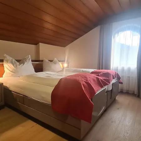 Tyrolis Hotel