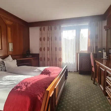 Tyrolis Szálloda 4*