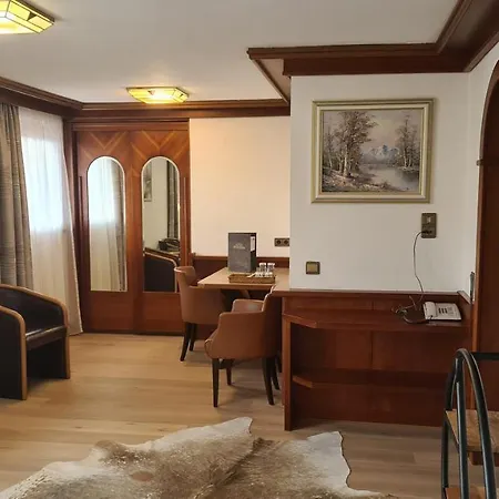 Tyrolis Ξενοδοχείο 4*