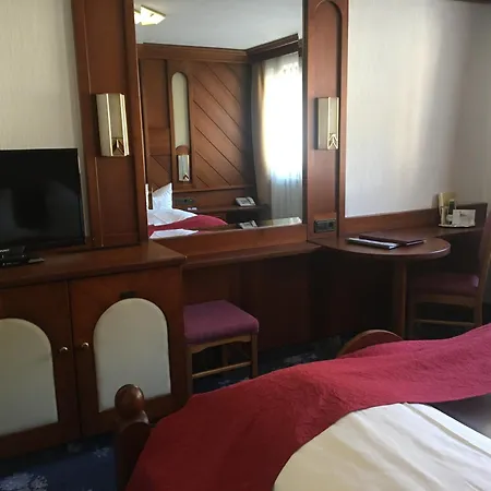 Tyrolis Hotel 4*