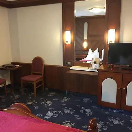 فندق تيروليس