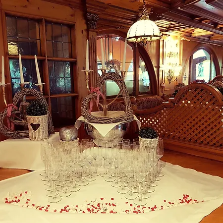 티롤리스 호텔 지를