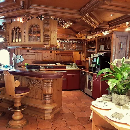 Hotel Tyrolis 4*