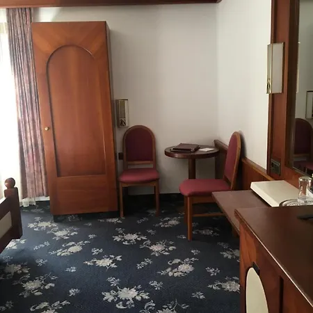 Hotel Tyrolis 4*
