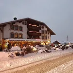 Отель Tyrolis