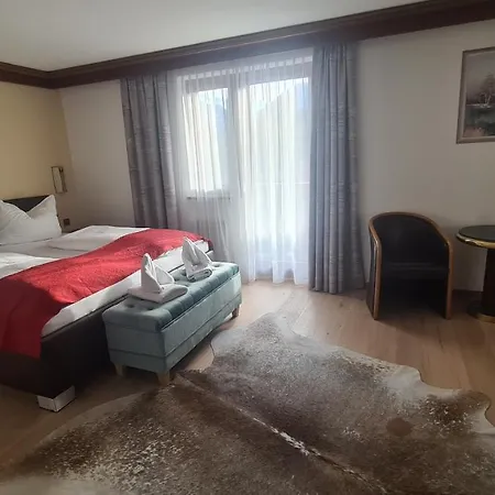 Tyrolis Hotel