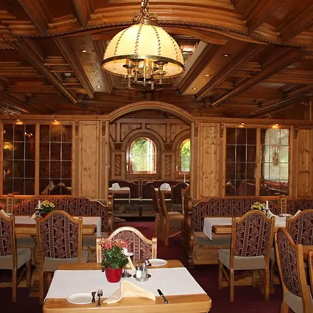 Tyrolis Hotel